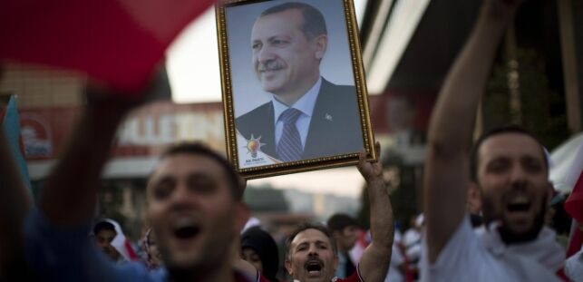 Hyllet og hatet: Slik har Erdogan endret Tyrkia