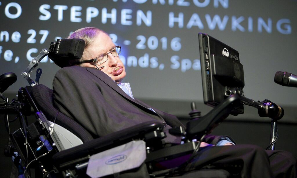 epa05397842 British physicist Stephen Hawking gives a speech about his the documentary 'A Brief History of Mine' at the 3rd Starmus Festival held in Arona, Tenerife, Canary Islands, Spain, 29 June 2016. The Starmus Festival 2016 will be the venue for experts from astronomy, art and music, from 27 June to 02 July, with the aim of making universal science and art accesible to the public. This edition is devoted to Hawking, considered one of the greatest scientists of all time. EPA/RAMON DE LA ROCHA