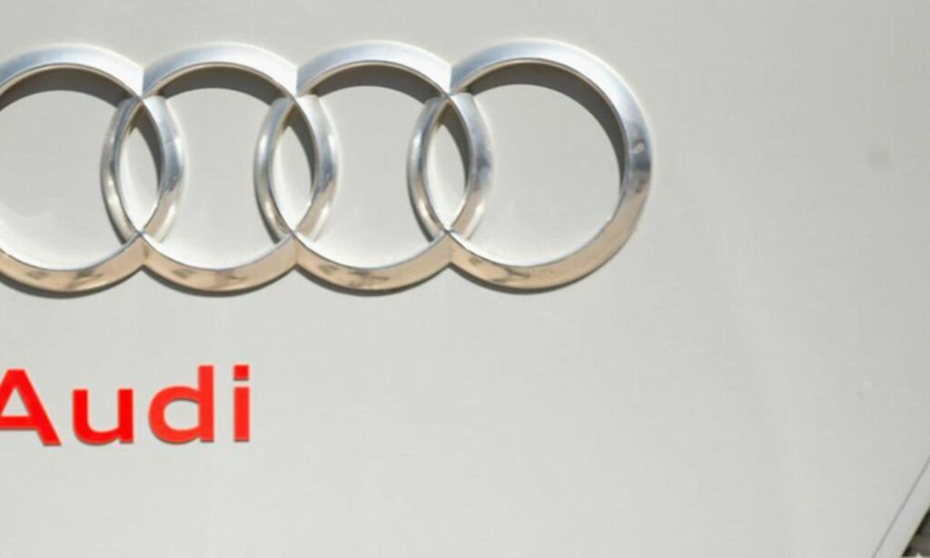 Volkswagen-toppsjefen etterforskes, og Audi sier over 2 millioner biler er omfattet av utslippsjuks