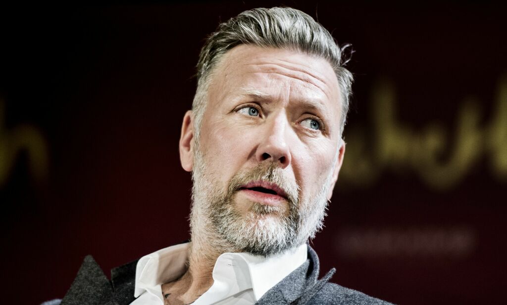 - Mine kolleger hadde hver sin kvinne i fanget som de befølte på brystene mens de drakk whisky