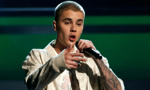 «Dere suger», sa Justin Bieber til de norske jentene. Nå legger han seg flat