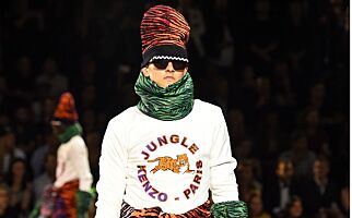 H&M samarbeider med fransk motehus: - Tiger på syretripp i neondans