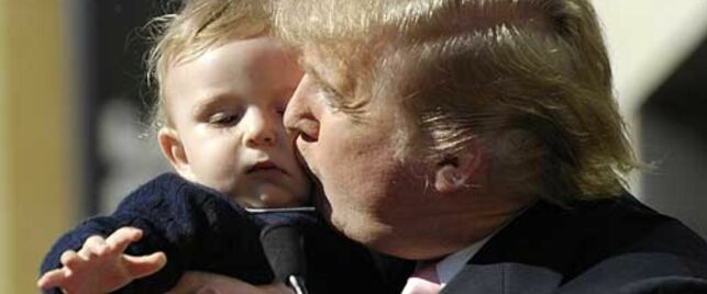 Vesle Trump har samme hår som pappa