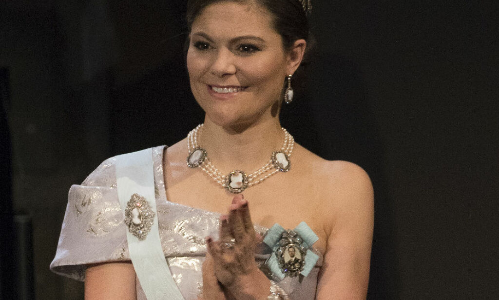 Kronprinsesse Victoria stilte i kjole fra billigkjede, men den får du ikke tak i