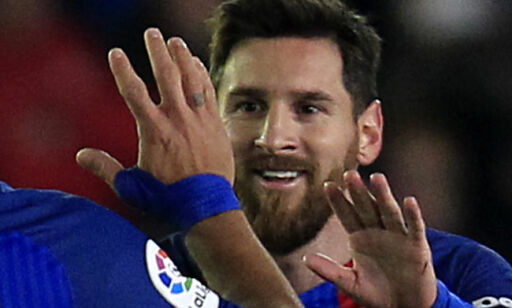 Messi og alle Barcelona-spillerne står over FIFA-gallaen