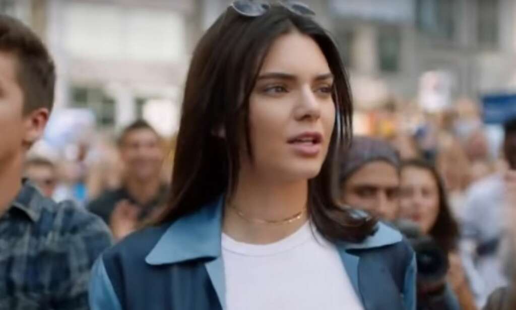 Pepsi trekker tilbake Kendall Jenner-reklamen etter slakt: - Vi har åpenbart bommet