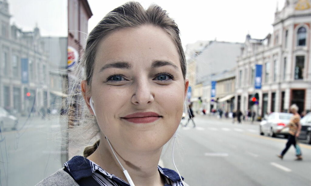 Mona (26) fant fram gamle CD-plater. Slik endrer lyttevanene seg etter DAB-omleggingen