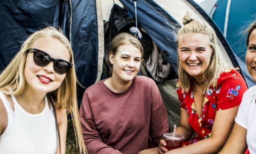 - Det er kult å treffe nye folk og sånn, men vi er ikke her for å ligge med gutter