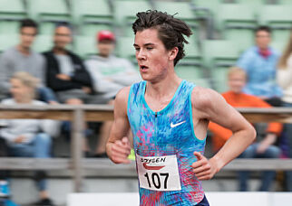 Fiasko for Jakob Ingebrigtsen i EM-finalen. Falt i nest siste sving