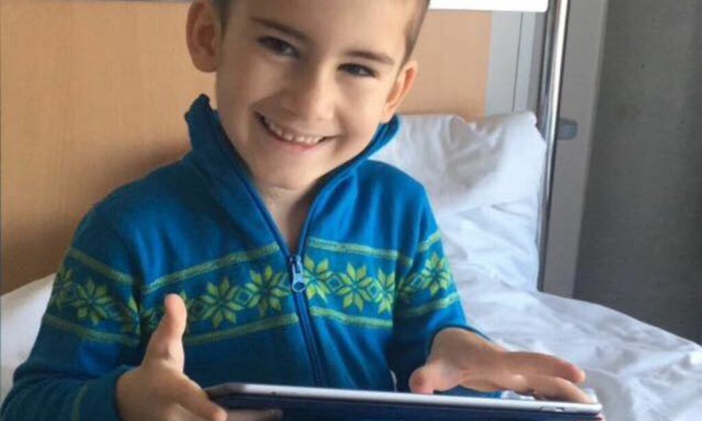 Her er Djabrail (6) like før han ved en feil fikk cellegift i hjernen og ble lagt i respirator