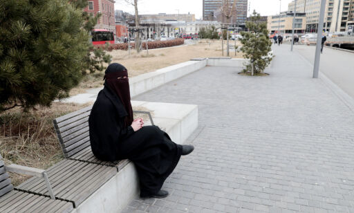 Den danske regjeringa er enige: Burka skal forbys