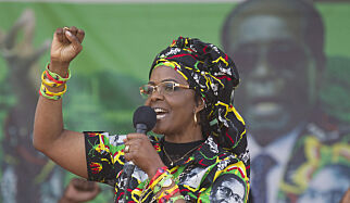 Ingen rører Mugabe (93). Nå gjelder det å bli kvitt fru Grace (52)