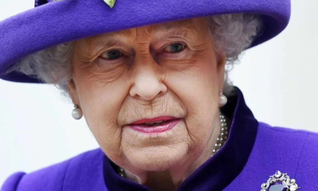 Dronning Elizabeth tar bladet fra munnen om kroningsdagen: - Forferdelig