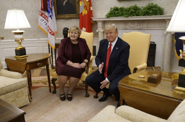 Trump spøkte med Erna: - Du må reise tilbake og sjekke dette med folkene dine