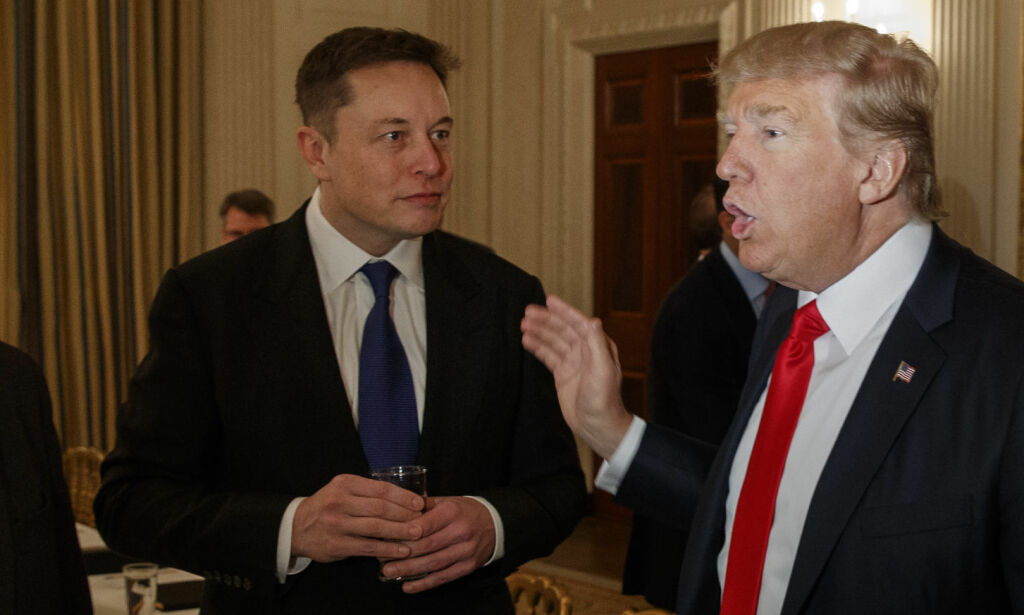 Musk mener Trump stikker kjepper i hjulene for Teslas Kina-drøm
