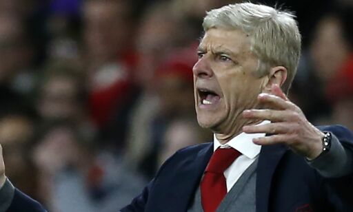 Mens Wenger fortvilte på sidelinja, jublet Simeone på tribunen