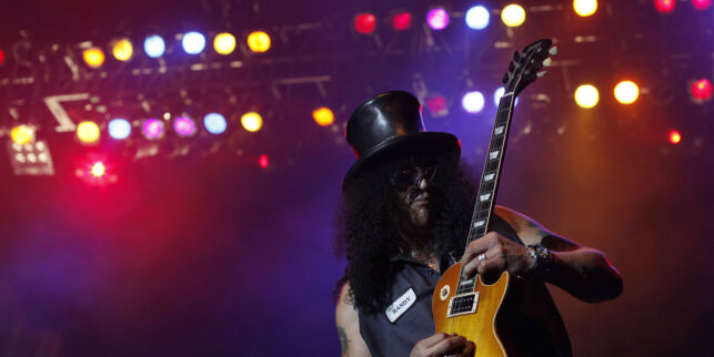 Guns N’ Roses anholdt av politiet. Fant pistol i bandbuss