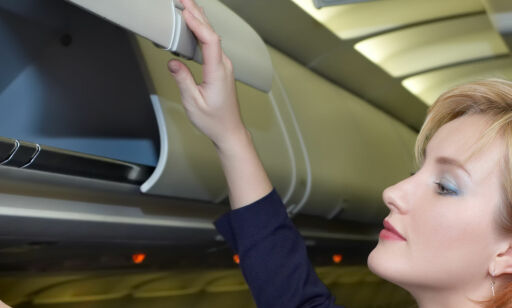Vil at hattehyllene på flyene låses under avgang og landing