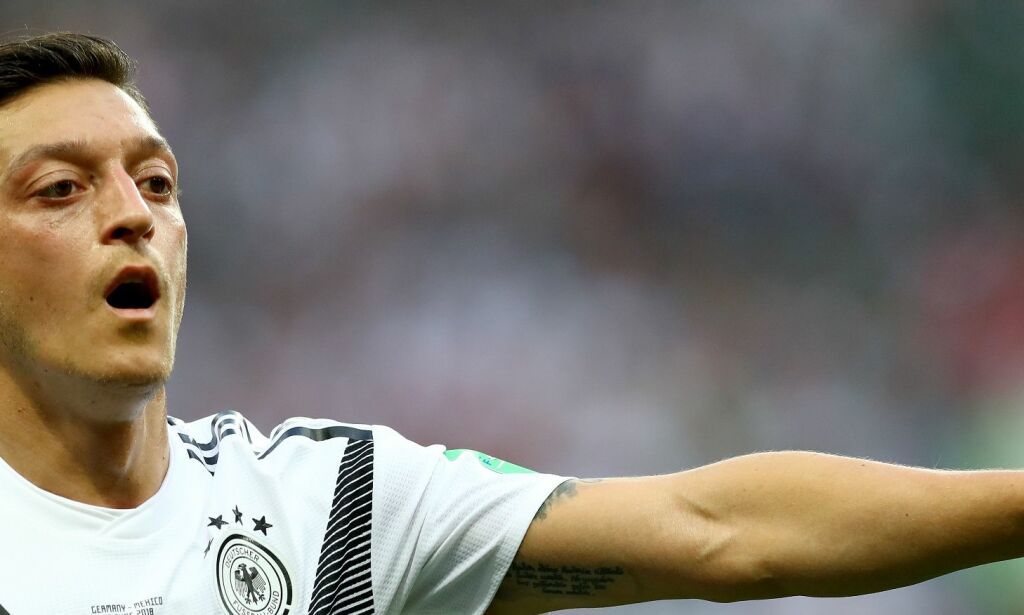 Özil trekker seg fra landslaget. Langer ut mot fotballpresidenten