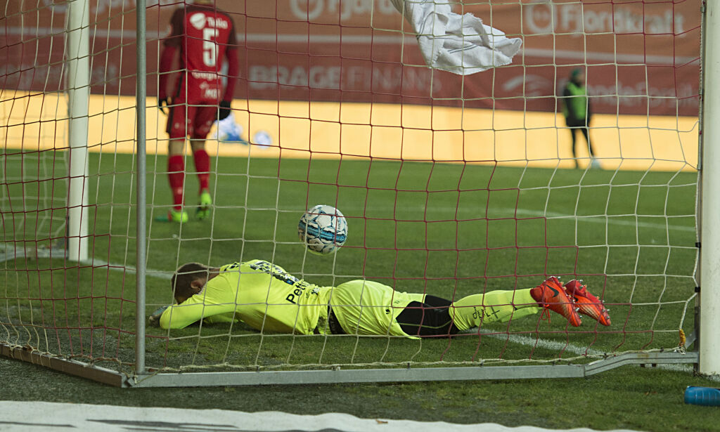 Skandaleforhold på Brann stadion: - Her er det fullstendig idiotisk å spille
